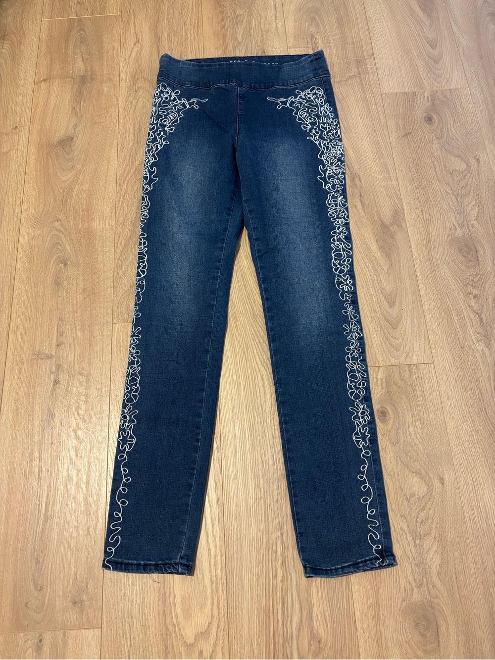 Frankie & Stella Pull-On Embroidered Stretch Denim Jeans Women’s Size 8